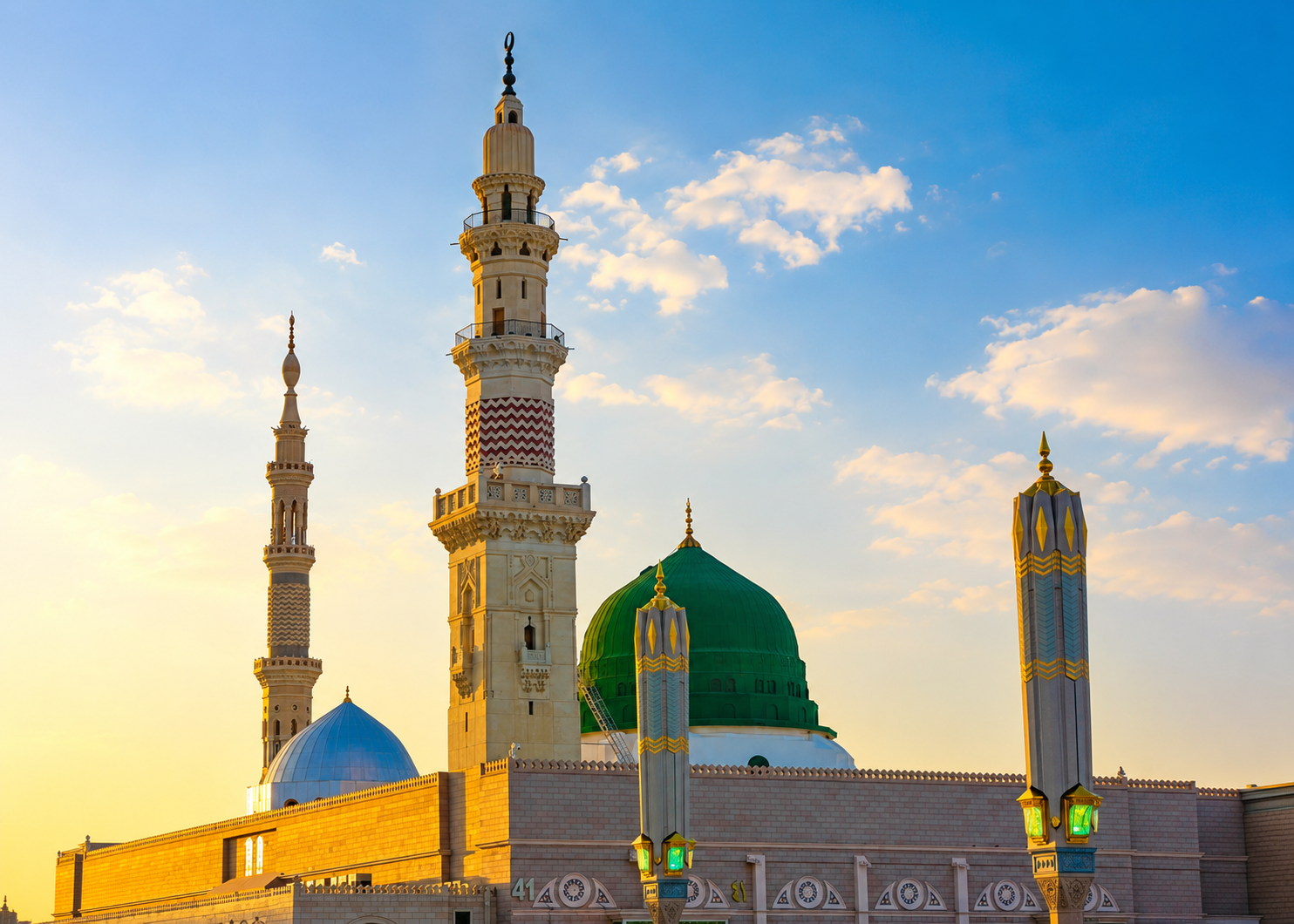 Masjid an-Nabawi green dome, Madinah